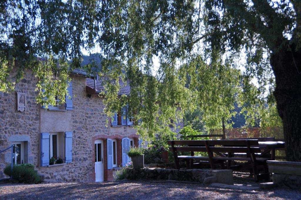 La Ferme Aux Abeilles Hotel Ambierle Ngoại thất bức ảnh
